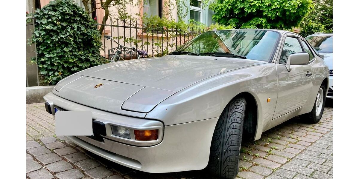 Porsche 944 165.900 km 18.500 &euro; Frankfurt 60316