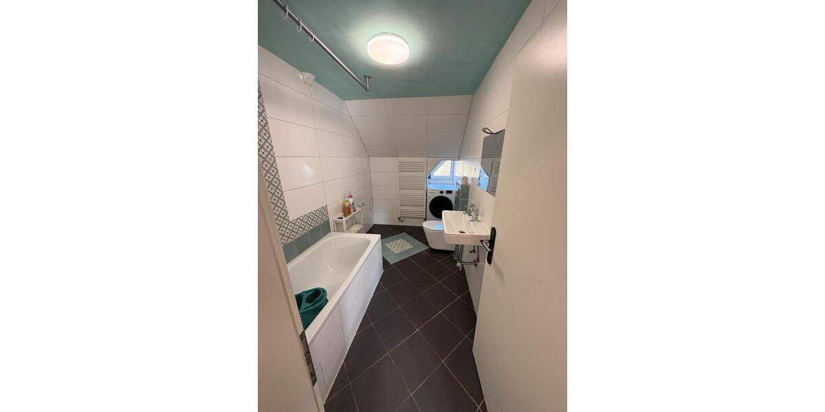 Dachgeschoßwohnung Oberursel (Taunus) - 4 Zimmer, 100 m&sup2;, 1.200&euro; | Angebot:25295601