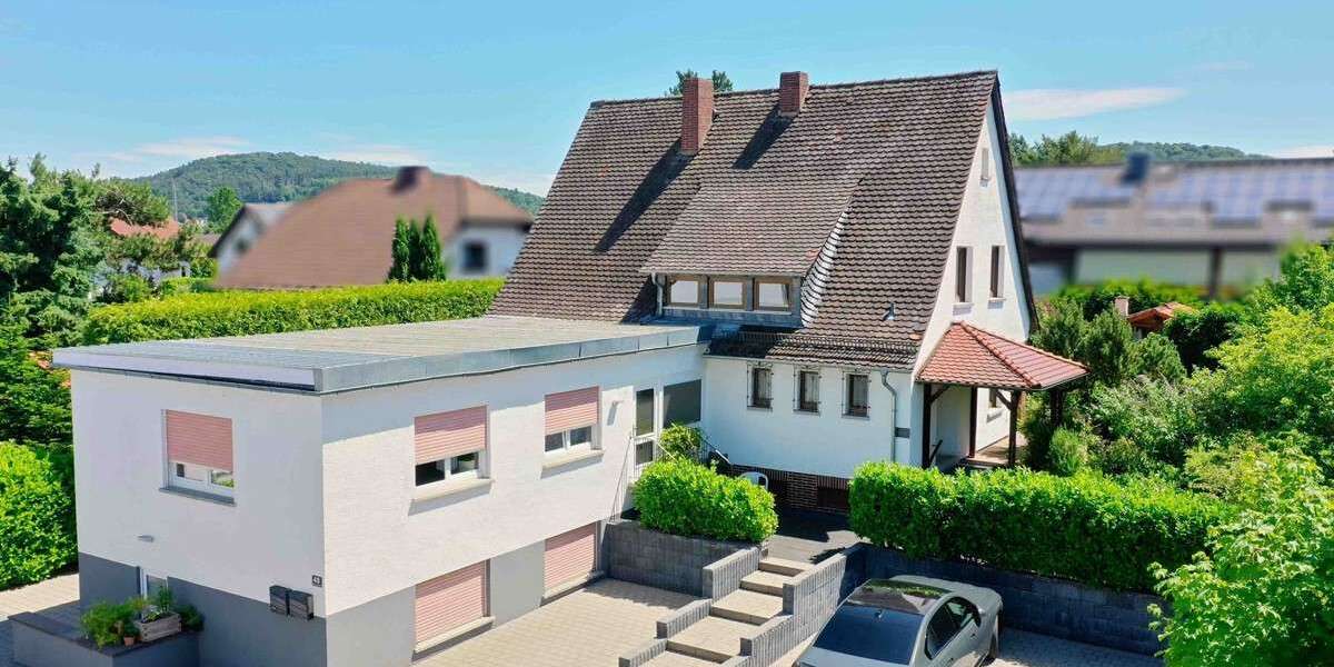 Einfamilienhaus Hasselroth / Niedermittlau Niedermittlau - 10 Zimmer, 255 m&sup2;, 675.000&euro; | Angebot:24815711