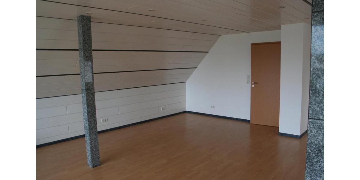Dachgeschoßwohnung Dreieich - 2 Zimmer, 80 m&sup2;, 1.050&euro; | Angebot:25968053