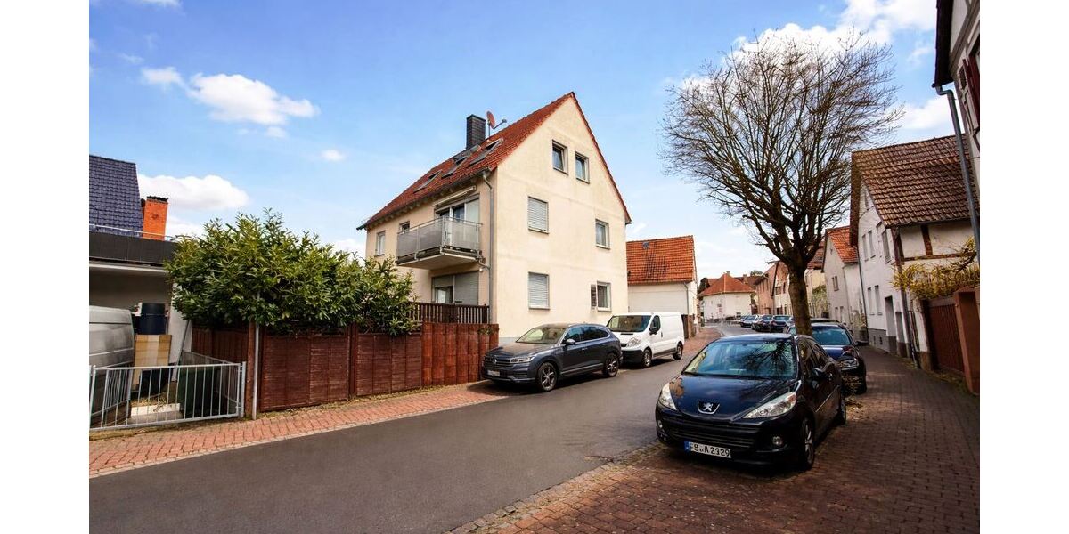 Karben: Modernes 3-Familienhaus im alten Ortskern von Petterweil - Mehrfamilienhaus, Wohnhaus Karben | Angebot:25444335