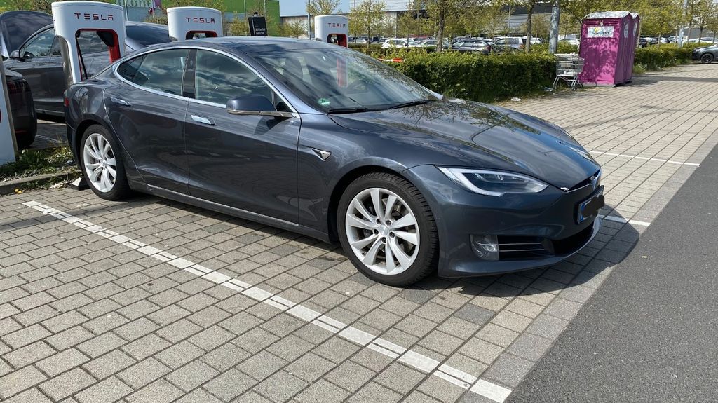 Tesla Model S 288.000 km 19.700 &euro; Eschborn 65760