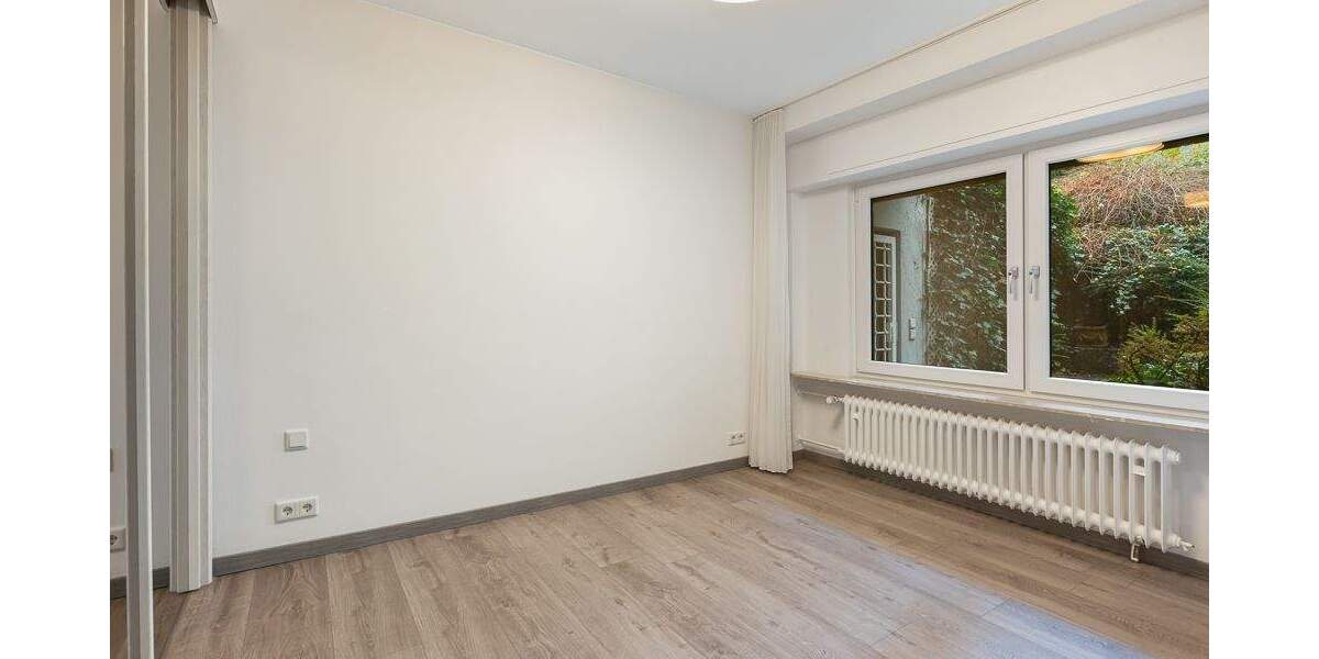 Bungalow Neu-Isenburg Zeppelinheim - 7 Zimmer, 201 m&sup2;, 1.150.000&euro; | Angebot:25688107