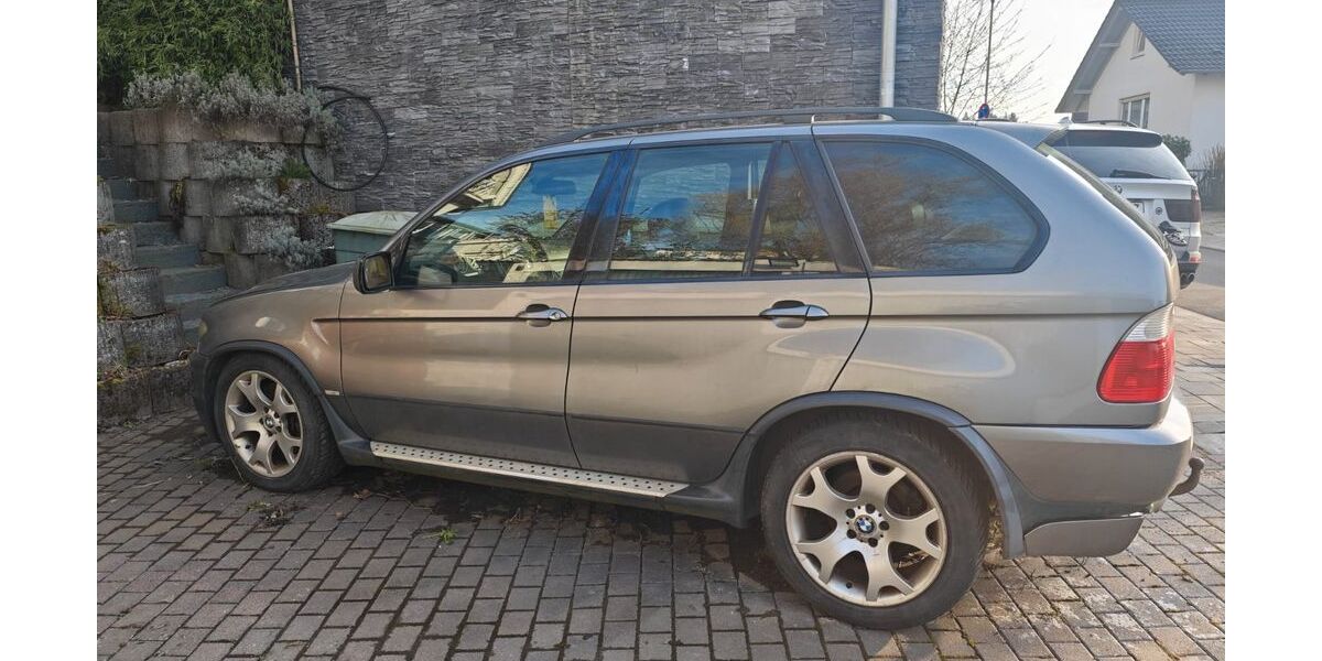 BMW X5 274.000 km 8.900 &euro; Büdingen 63654