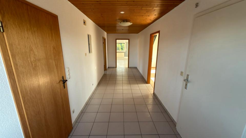 Dachgeschoßwohnung Karben - 3 Zimmer, 103 m&sup2;, 1.250&euro; | Angebot:27616216