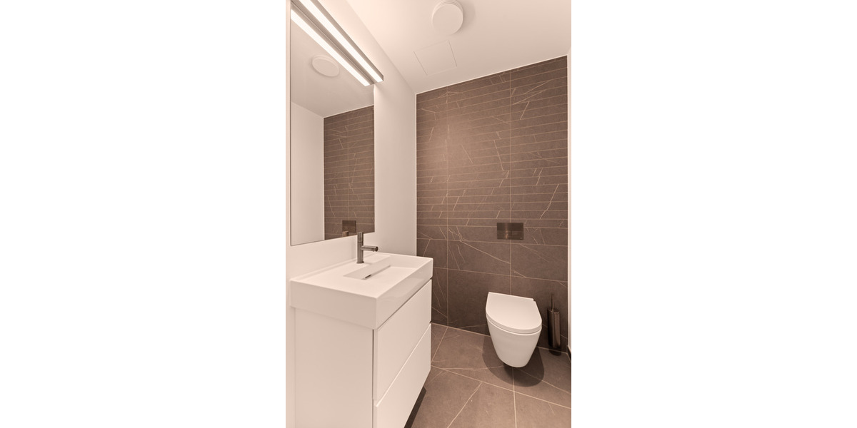 Etagenwohnung Frankfurt am Main Ostend - 3 Zimmer, 121 m&sup2;, 4.000&euro; | Angebot:25690816