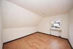 Dachgeschoßwohnung Großostheim - 4 Zimmer, 90 m&sup2;, 880&euro; | Angebot:25752512