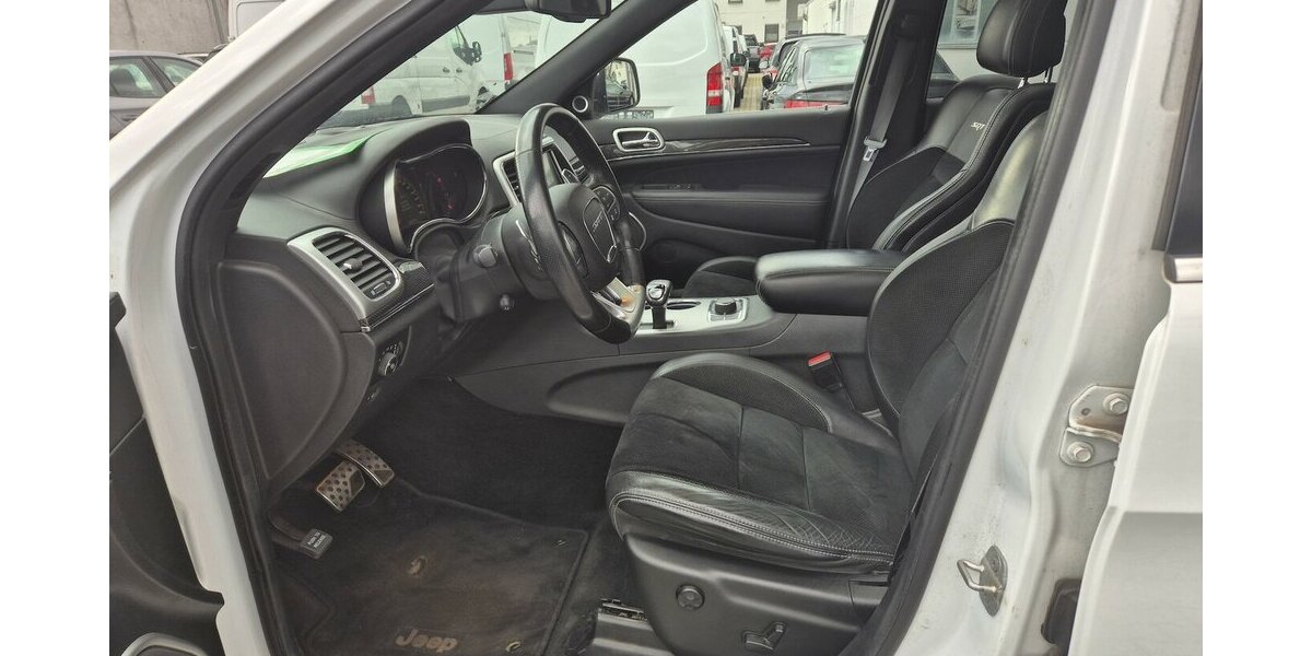 Jeep Grand Cherokee 6.4 V8 HEMI SRT 8-Gang Automatik 250.000 km 16.990 &euro; Rodgau 63110