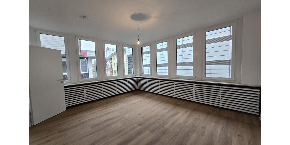 Einfamilienhaus Offenbach am Main - 5 Zimmer, 200 m&sup2;, 2.300&euro; | Angebot:25807440