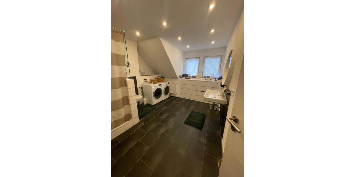 Dachgeschoßwohnung Altenstadt - 3 Zimmer, 132 m&sup2;, 1.100&euro; | Angebot:24802474