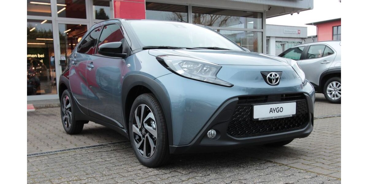 Toyota Aygo (X) 8.200 km 17.990 &euro; Nidderau 61130