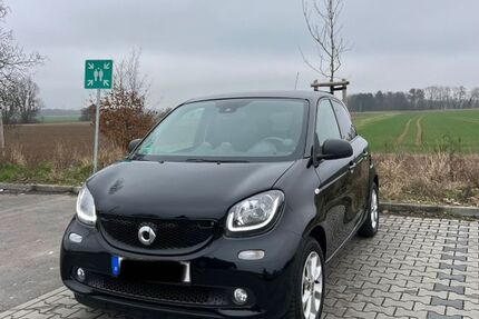 Smart ForFour 83.048 km 7.250 &euro; Frankfurt 60435