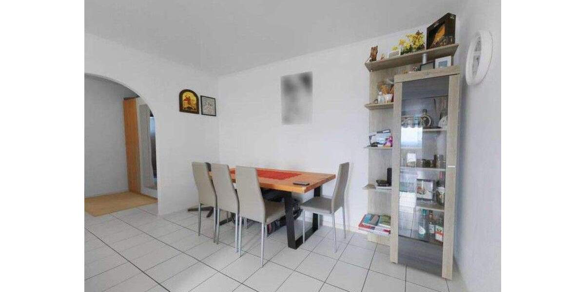 Etagenwohnung Frankfurt am Main Eckenheim - 3 Zimmer, 84 m&sup2;, 360.000&euro; | Angebot:25690977