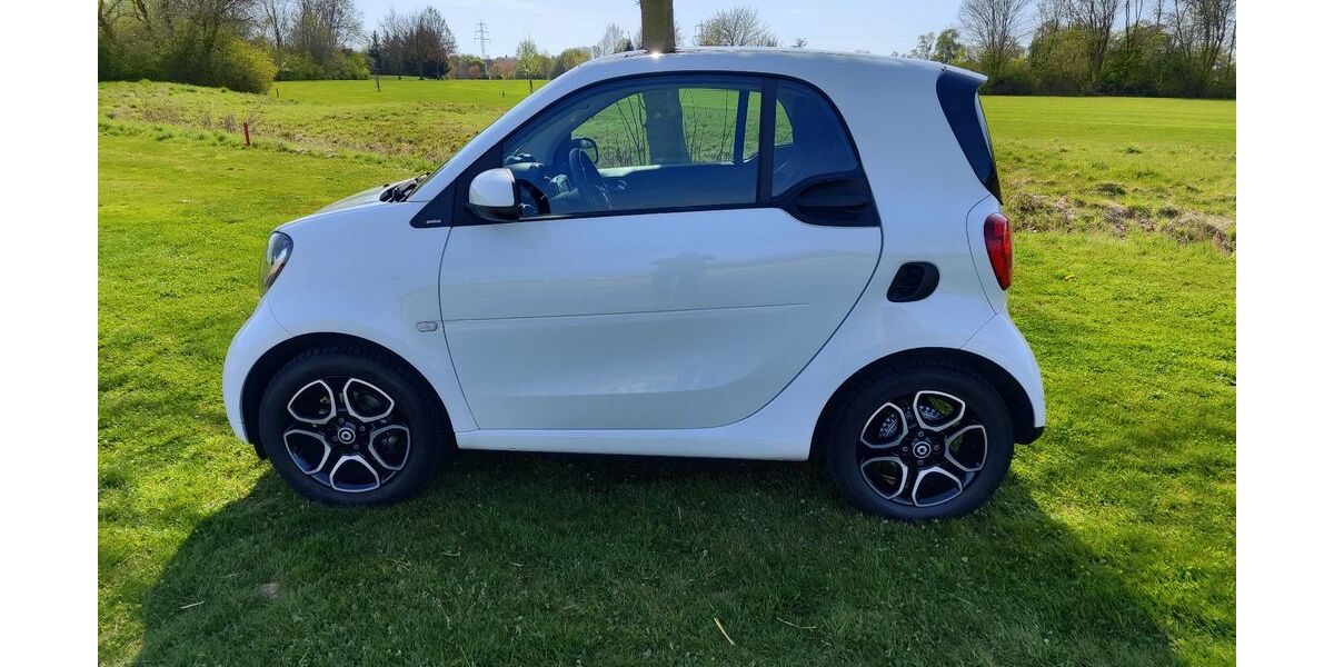 Smart ForTwo 14.900 km 9.450 &euro; Groß-Zimmern 64846
