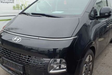 Hyundai STARIA 252.100 km 15.900 &euro; Hanau 63456