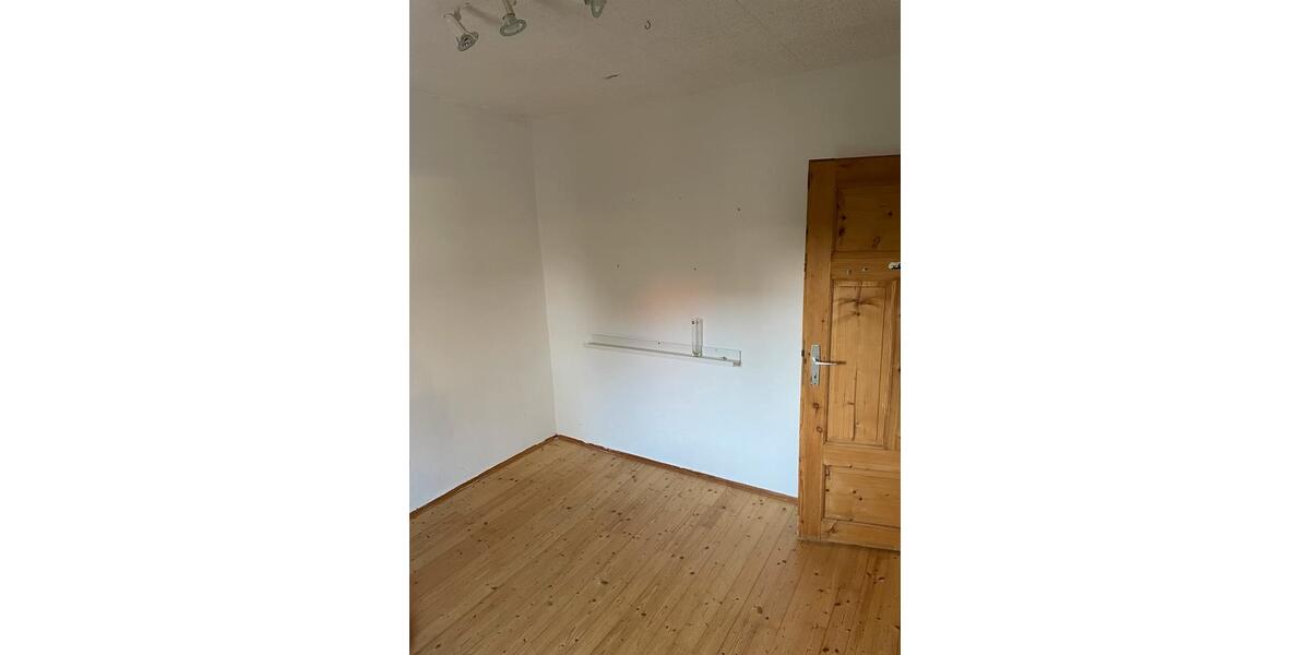 Einfamilienhaus Ortenberg - 7 Zimmer, 180 m&sup2;, 280.000&euro; | Angebot:25936656