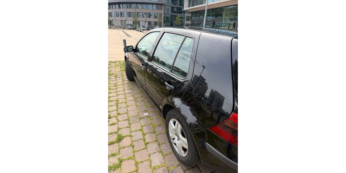 VW Golf 137.955 km 2.475 &euro; Bad Homburg 61350