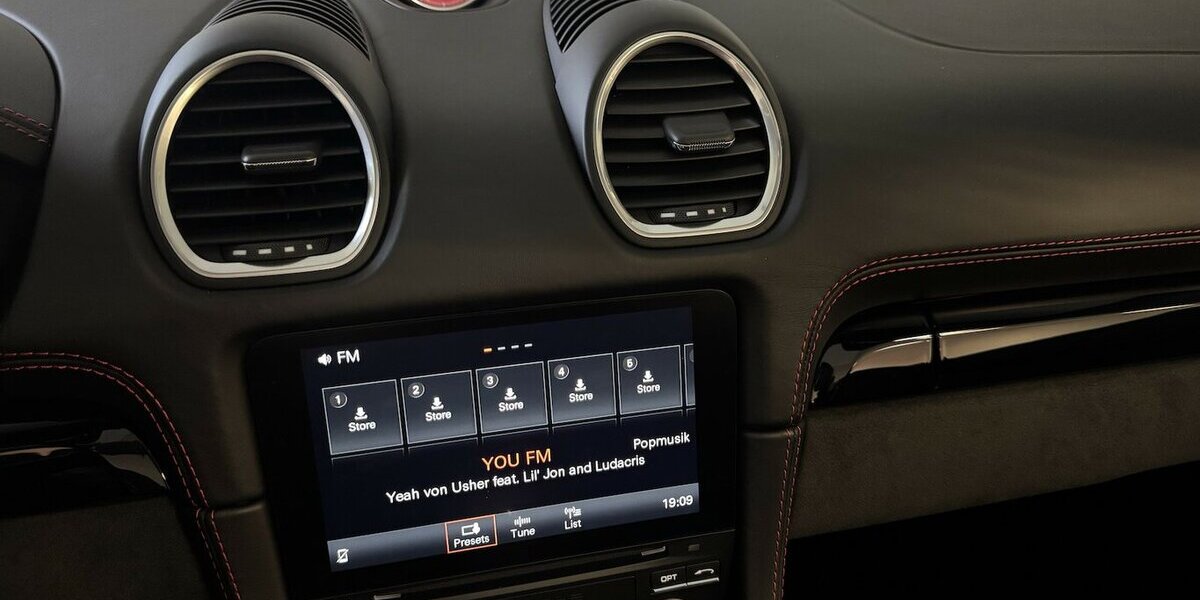 Porsche 718 Boxster Spyder APPROVED/Schalensitze/Chrono 6.800 km 103.900 &euro; Dreieich 63303