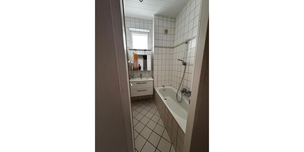 Etagenwohnung Frankfurt am Main Nied - 3 Zimmer, 75 m&sup2;, 800&euro; | Angebot:25933537