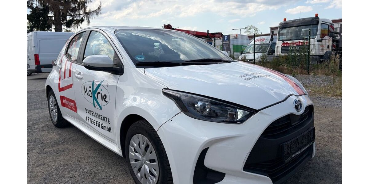 Toyota Yaris 33.863 km 13.900 &euro; Dietzenbach 63128