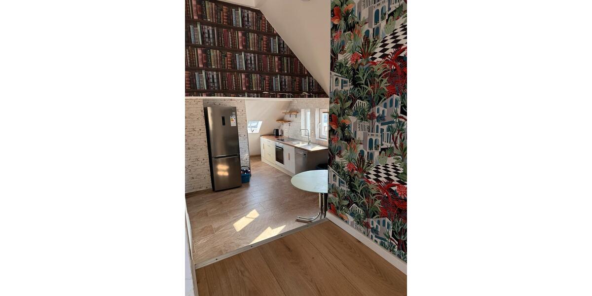 Dachgeschoßwohnung Oberursel (Taunus) - 4 Zimmer, 100 m&sup2;, 1.200&euro; | Angebot:25295601