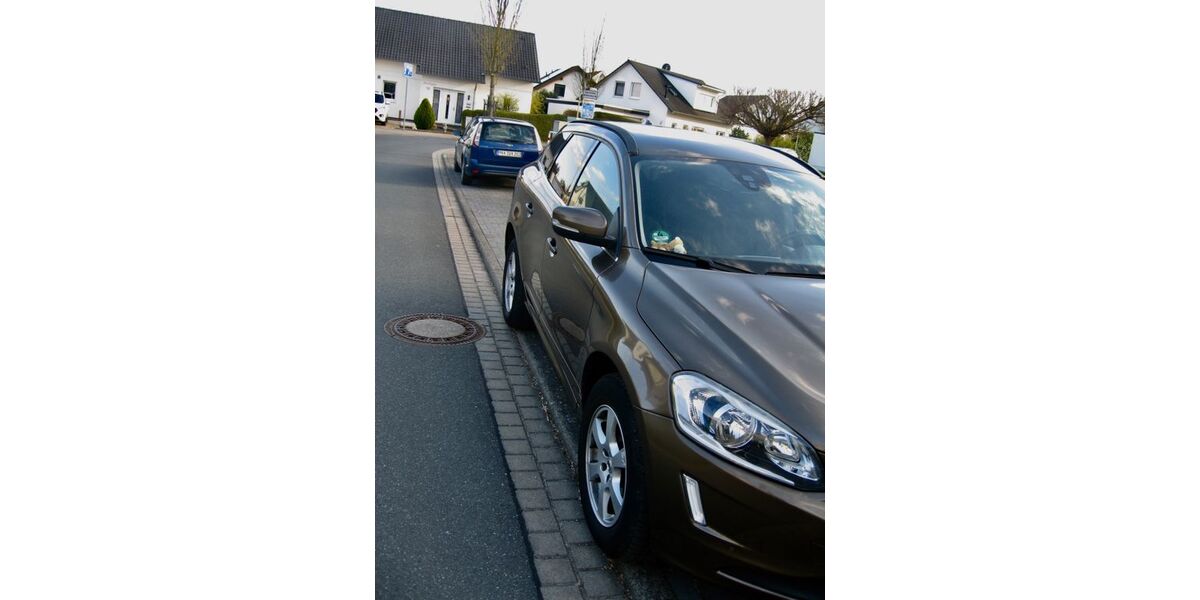 Volvo XC60 249.000 km 10.200 &euro; Frankfurt 60388