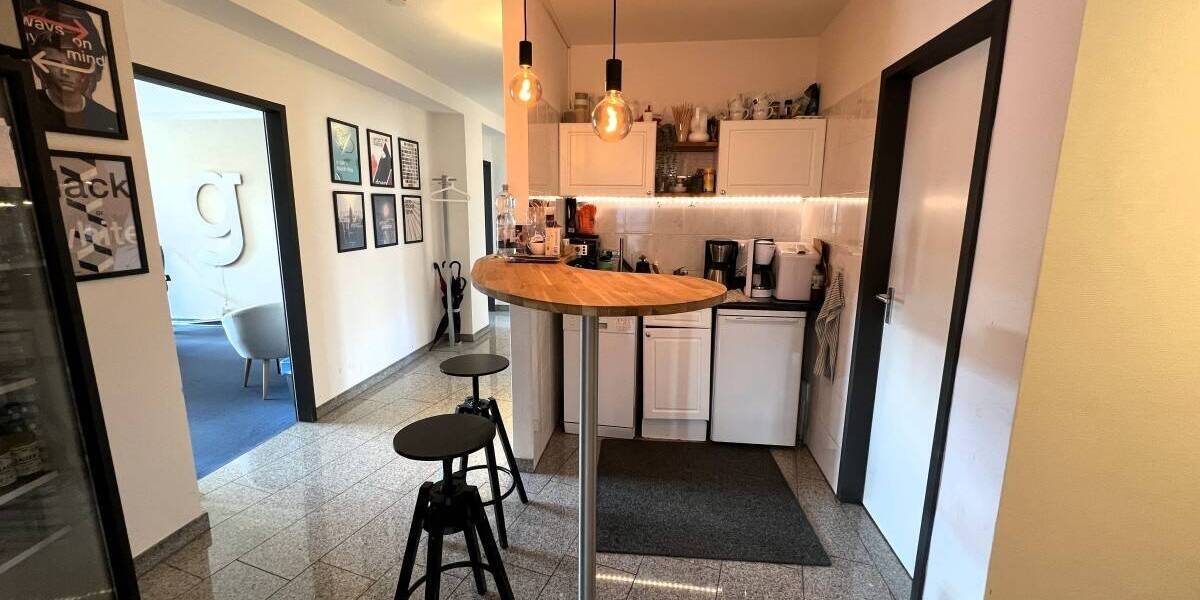 Gewerbeobjekt Frankfurt am Main Bahnhofsviertel - 7 Zimmer, 230 m&sup2;, 1.950&euro; | Angebot:25689509