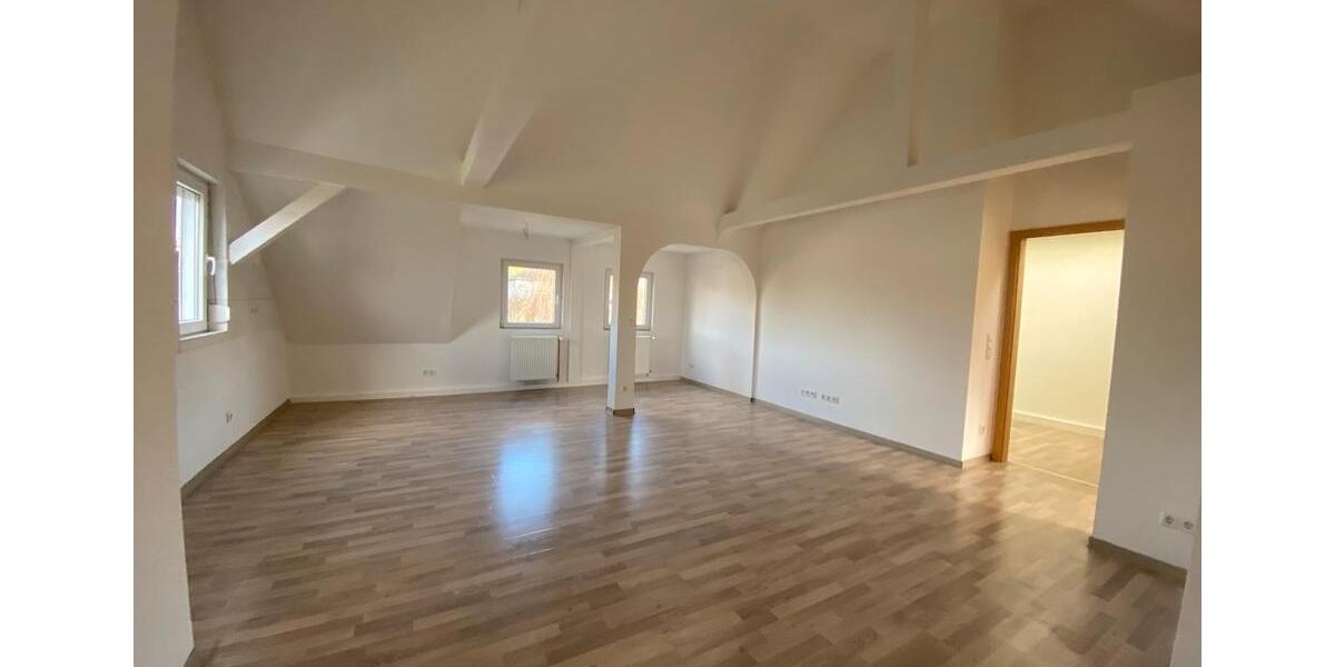 Dachgeschoßwohnung Friedberg (Hessen) - 3 Zimmer, 67 m&sup2;, 1.300&euro; | Angebot:27547722