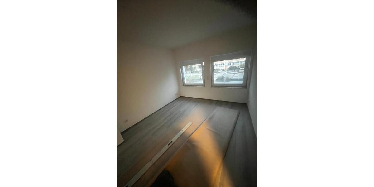 Etagenwohnung Friedberg (Hessen) - 11 Zimmer, 200 m&sup2;, 600&euro; | Angebot:27621287