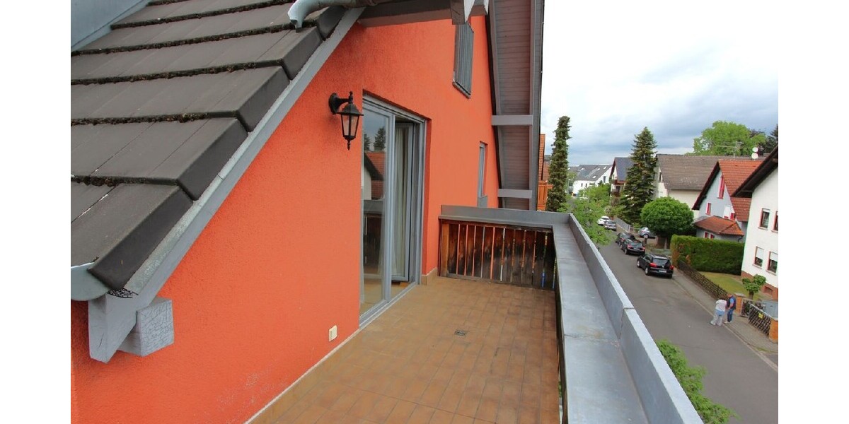 albero:) Charmante Maisonette-Dachgeschosswohnung mit großem Balkon - Maisonettenwohnung Seligenstadt | Angebot:26960123