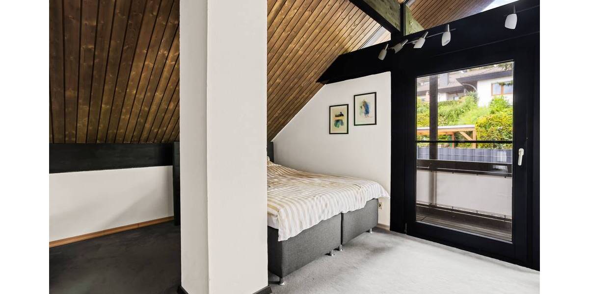 Einfamilienhaus Gelnhausen Haitz - 8 Zimmer, 354 m&sup2;, 950.000&euro; | Angebot:25685325