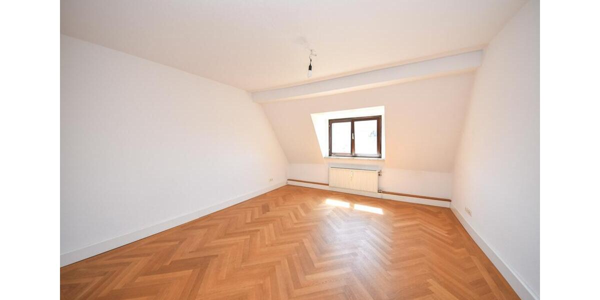 Dachgeschoßwohnung Aschaffenburg Österreicher Kolonie - 3.5 Zimmer, 105 m&sup2;, 1.080&euro; | Angebot:26536100