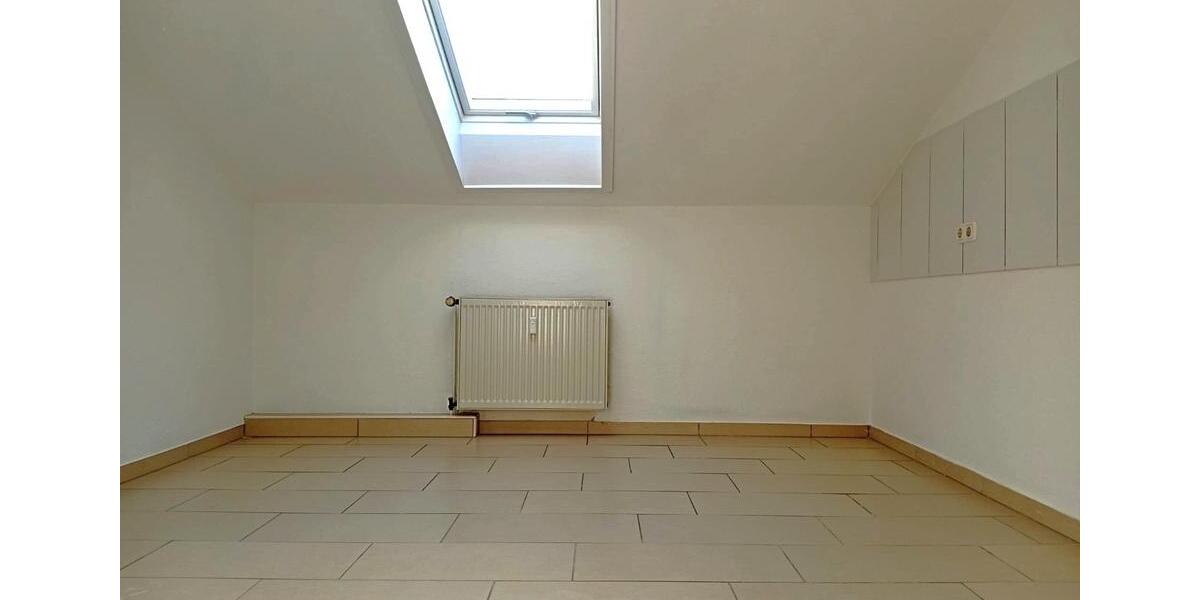 Dachgeschoßwohnung Gelnhausen - 3.5 Zimmer, 105 m&sup2;, 1.090&euro; | Angebot:25542849