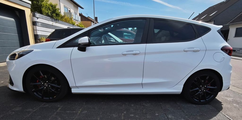 Ford Fiesta 42.000 km 21.900 &euro; Babenhausen 64832