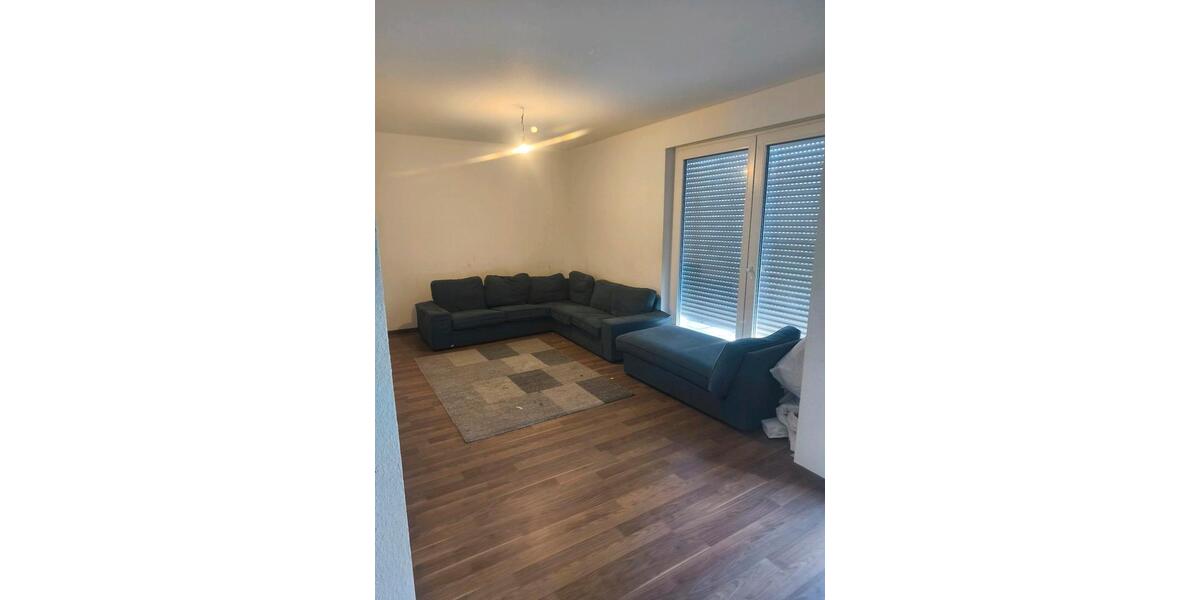 Etagenwohnung Steinbach (Taunus) - 4 Zimmer, 100 m&sup2;, 150&euro; | Angebot:25326466
