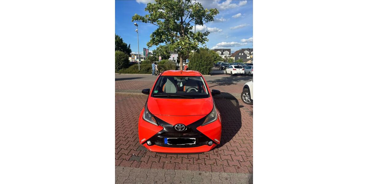 Toyota Aygo (X) 87.000 km 6.000 &euro; Frankfurt 60388