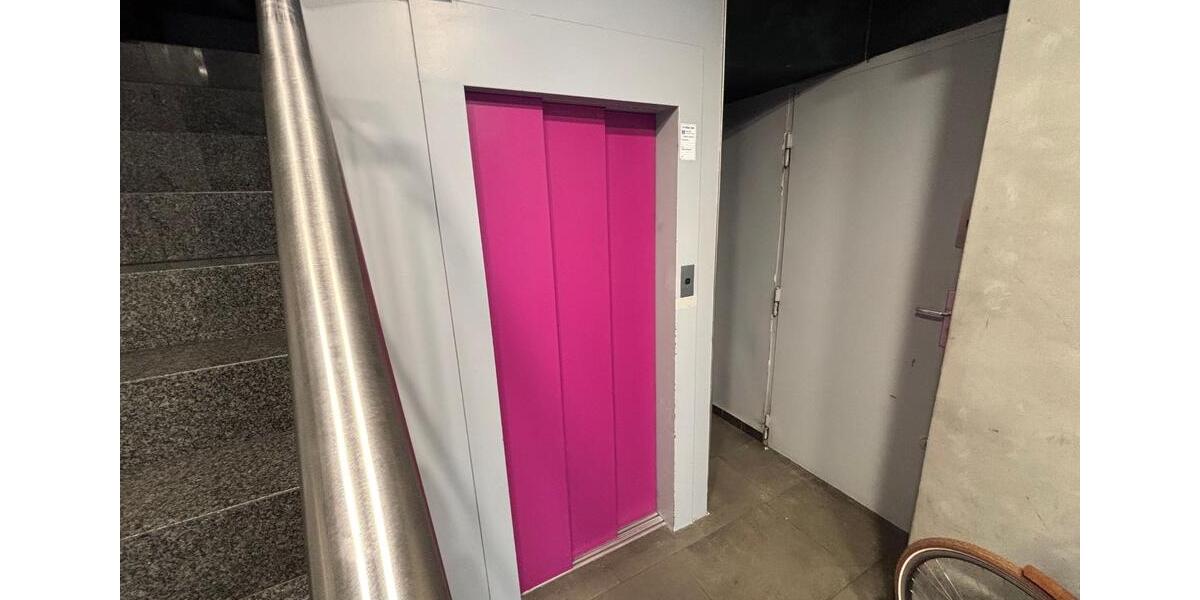 Etagenwohnung Frankfurt am Main Innenstadt - 3 Zimmer, 116 m&sup2;, 2.390&euro; | Angebot:24871437