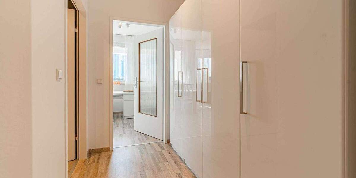 Etagenwohnung Frankfurt am Main Westend-Süd - 2 Zimmer, 66 m&sup2;, 2.460&euro; | Angebot:25661843