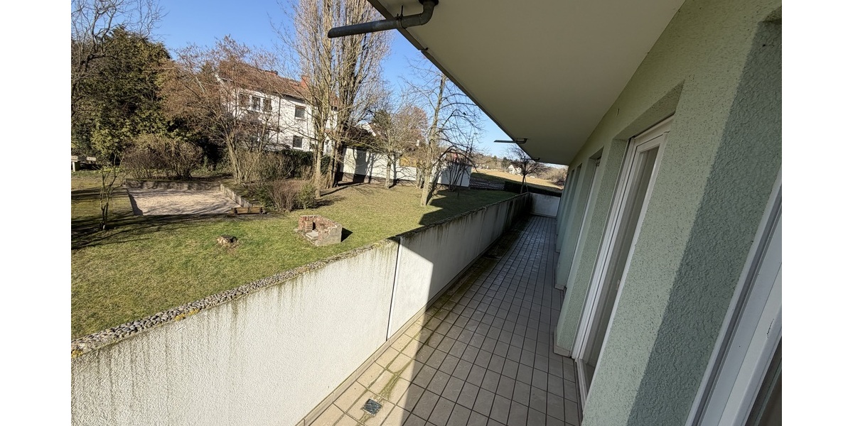 Kronberg: Große 4-Zimmer-Eigentumswohnung in Feldrandlage - Etagenwohnung Kronberg | Angebot:24148878