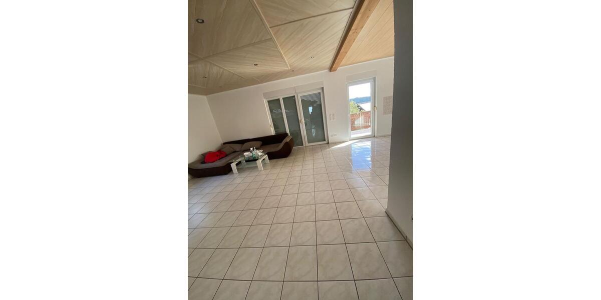 Etagenwohnung Ortenberg - 3 Zimmer, 115 m&sup2;, 950&euro; | Angebot:25903909