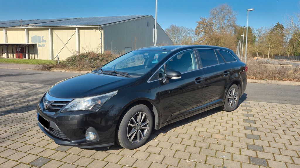 Toyota Avensis 212.000 km 5.800 &euro; Erlensee 63526