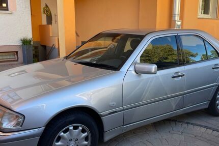 Mercedes-Benz C 240 99.000 km 11.111 &euro; Frankfurt 60313