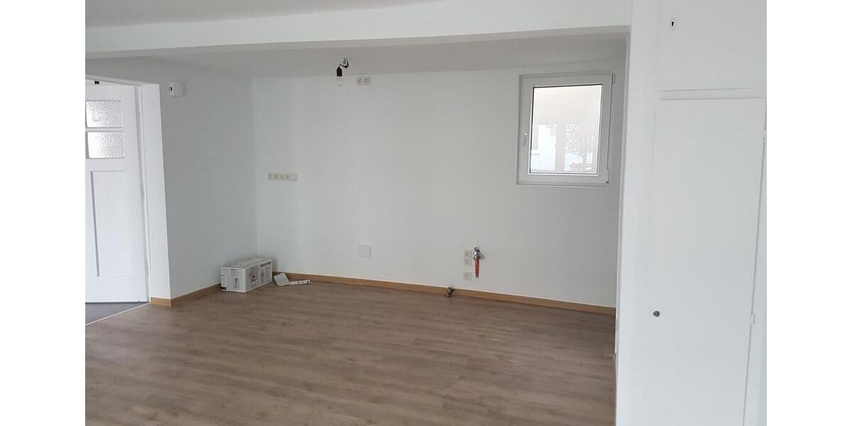 Etagenwohnung Steinbach (Taunus) - 5.5 Zimmer, 130 m&sup2;, 439.000&euro; | Angebot:27528520