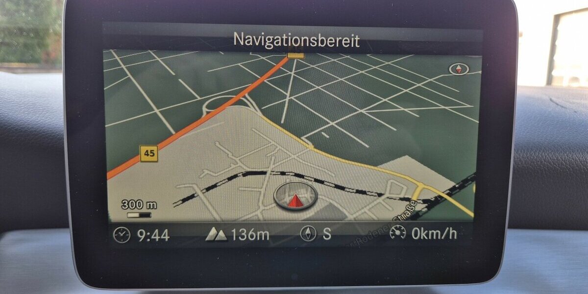 Mercedes-Benz CLA 200 Shooting Brake AMG Line Panoramadach, Rück 102.333 km 17.290 &euro; Rodgau 63110