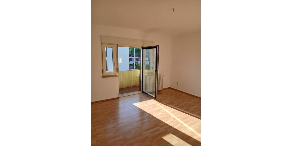 Etagenwohnung Frankfurt am Main Eschersheim - 3 Zimmer, 83 m&sup2;, 1.000&euro; | Angebot:25501525