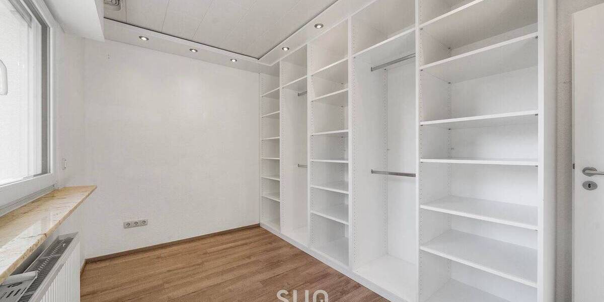 Einfamilienhaus Bad Homburg vor der Höhe Ober-Erlenbach - 9 Zimmer, 280 m&sup2;, 2.800&euro; | Angebot:26451892
