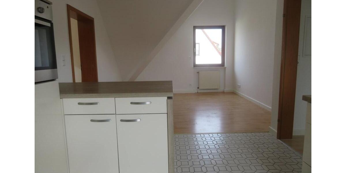 Dachgeschoßwohnung Langen (Hessen) - 2.5 Zimmer, 80 m&sup2;, 850&euro; | Angebot:25941679