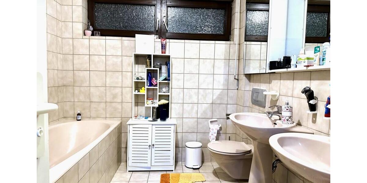 Erdgeschoßwohnung Frankfurt am Main Bergen-Enkheim - 4 Zimmer, 152 m&sup2;, 1.980&euro; | Angebot:23398170