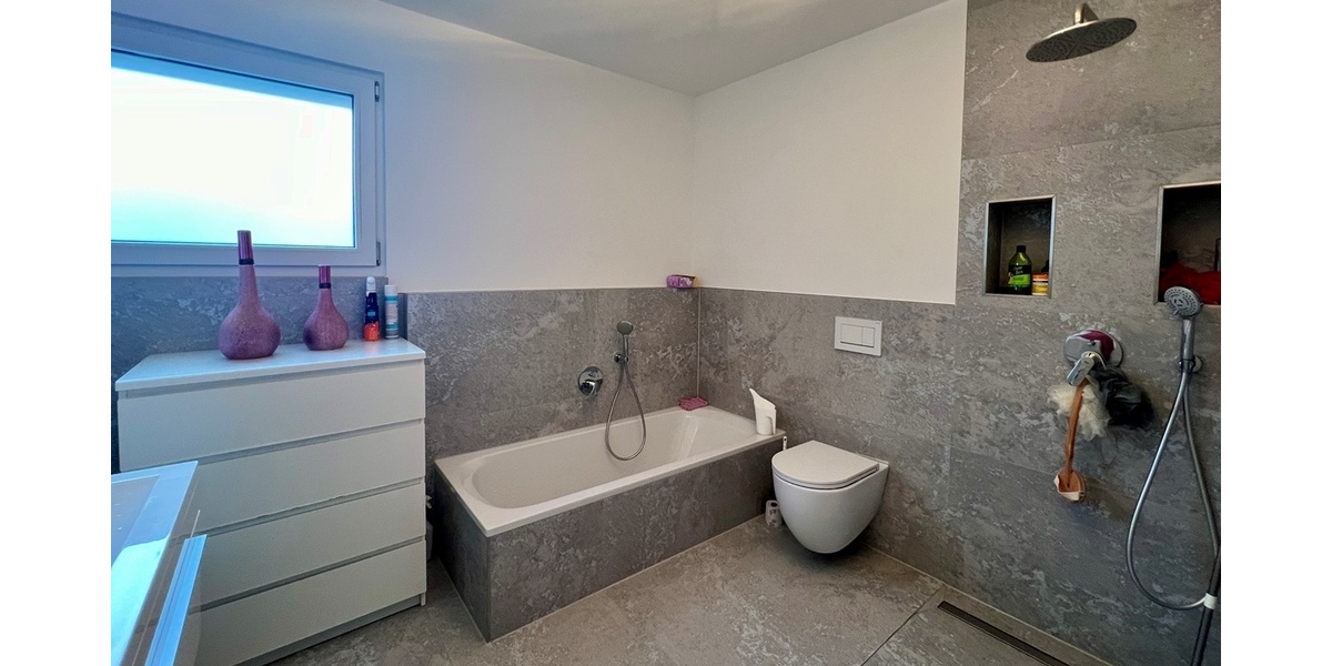 Neu-Isenburg-Zeppelinheim: Exklusive Doppelhaushälfte in bester Wohnlage! - Doppelhaushälfte Neu-Isenburg Isenburg | Angebot:14665884