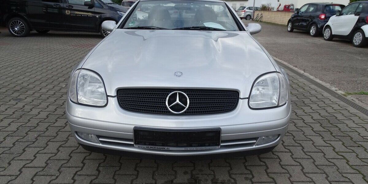 Mercedes-Benz SLK 230 sehr guter Zustand Automatik, Klima, Navig 96.902 km 7.900 &euro; Rodgau 63110